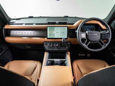 LAND ROVER DEFENDER - 2