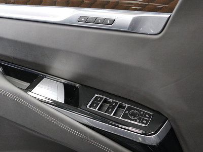 CADILLAC ESCALADE - 9