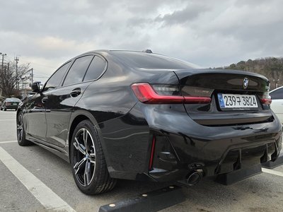 2025 BMW 3 SERIES photo 4
