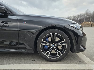2025 BMW 3 SERIES photo 6