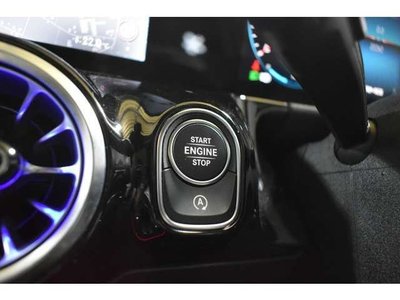 MERCEDES-BENZ GLA - 8