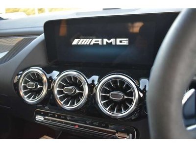 MERCEDES-BENZ GLA - 10