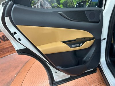 2025 Lexus NX — миниатюра 52