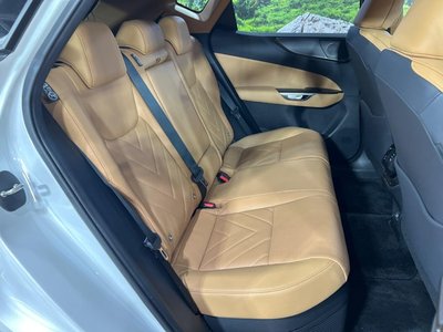 صورة 9 لـ 2025 Lexus NX