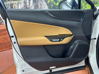 2025 Lexus NX — миниатюра 53