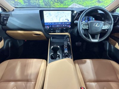 صورة 2 لـ 2025 Lexus NX