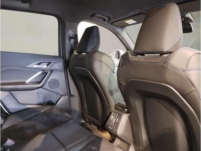 صورة 9 لـ 2025 BMW IX1