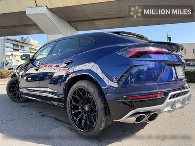 LAMBORGHINI URUS - 10