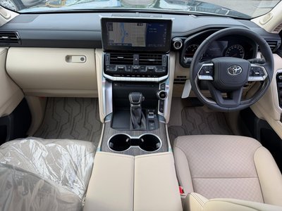 2023 Toyota LAND CRUISER 300 — миниатюра 27