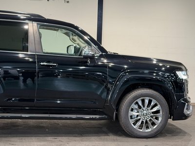 2023 Toyota LAND CRUISER 300 — миниатюра 131