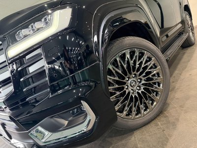 2023 Toyota LAND CRUISER 300 — миниатюра 23
