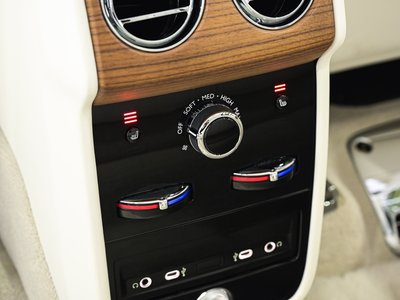 2025 ROLLS-ROYCE CULLINAN 缩略图 39