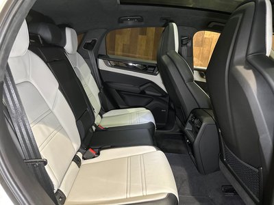 2024 Porsche CAYENNE 缩略图 27