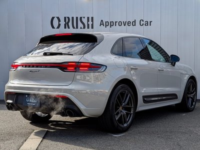 PORSCHE MACAN - 4