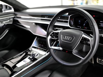 AUDI S8 - 7