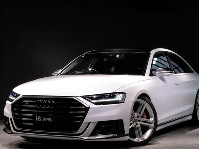 AUDI S8