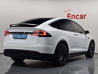 2023 Tesla MODEL X — фото 3