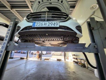 MERCEDES-BENZ E-CLASS - View 1