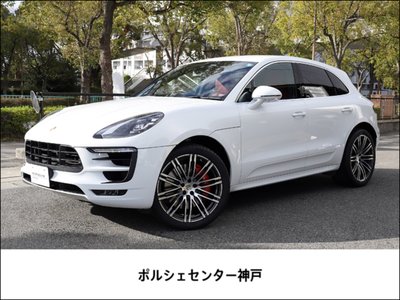 PORSCHE MACAN - 1