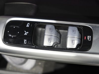 2025 MERCEDES-BENZ C-CLASS — миниатюра 25