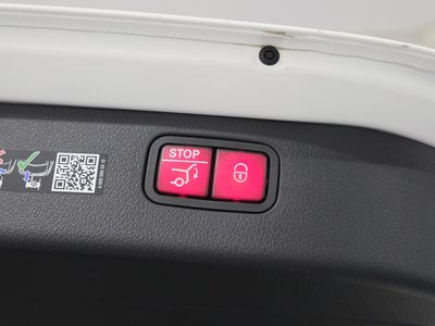 2025 MERCEDES-BENZ C-CLASS — миниатюра 40