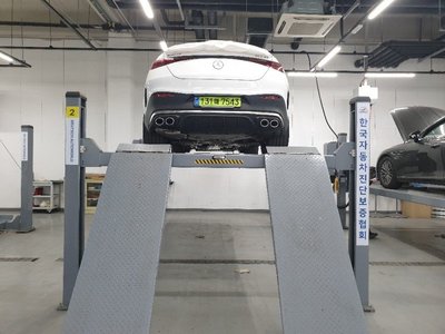 MERCEDES-BENZ GLC - 2