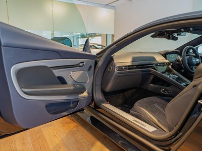 2026 Aston Martin DB12 缩略图 17