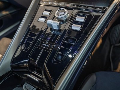 2026 Aston Martin DB12 缩略图 27