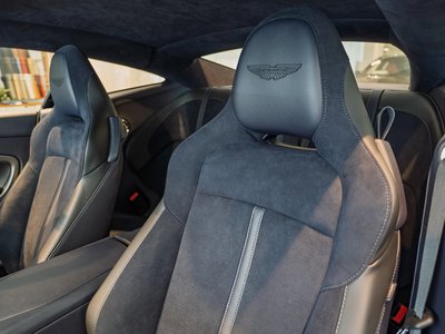 2026 Aston Martin DB12 缩略图 19