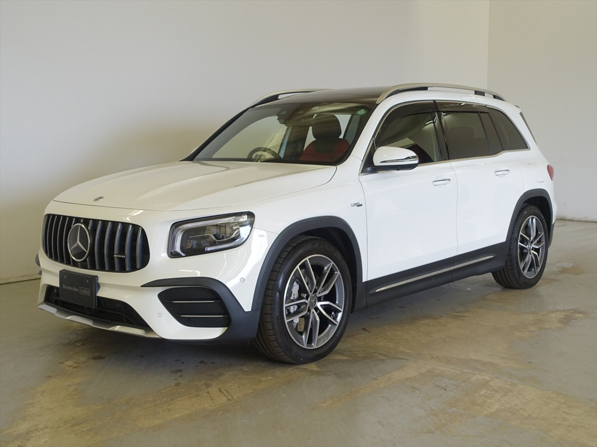 MERCEDES-BENZ GLB AMG - View 1