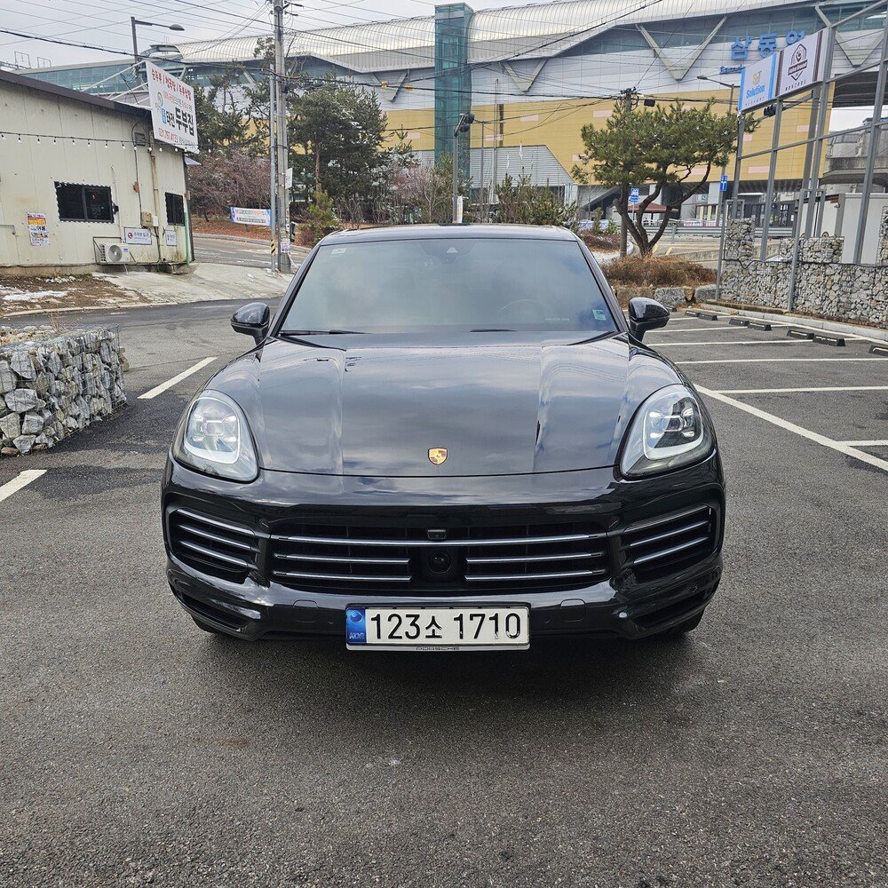 PORSCHE CAYENNE - View 1