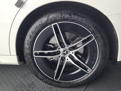 MERCEDES-BENZ E-CLASS - 8