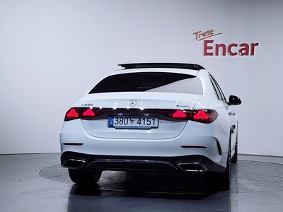 MERCEDES-BENZ E-CLASS - 4