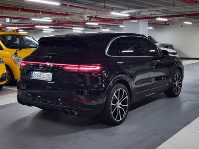 PORSCHE CAYENNE - 5
