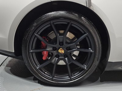 PORSCHE TAYCAN - 6