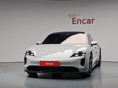 PORSCHE TAYCAN - 3