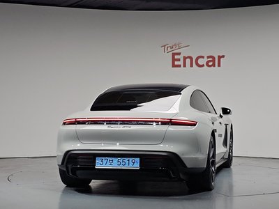 PORSCHE TAYCAN - 4