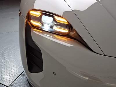 PORSCHE TAYCAN - 9
