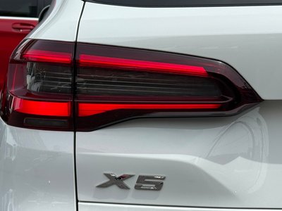 2022 BMW X5 thumbnail 12