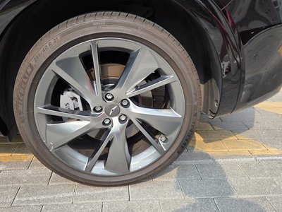 صورة 6 لـ 2023 Genesis GV70