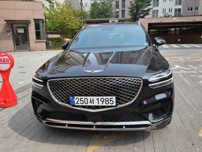 صورة 1 لـ 2023 Genesis GV70