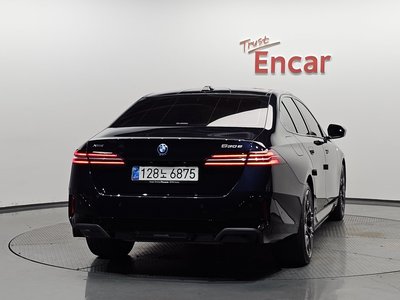 BMW 5 SERIES - 4