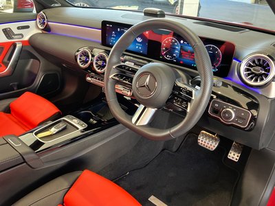 MERCEDES-BENZ CLA - 4