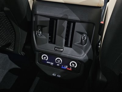 2026 BMW X3 缩略图 29