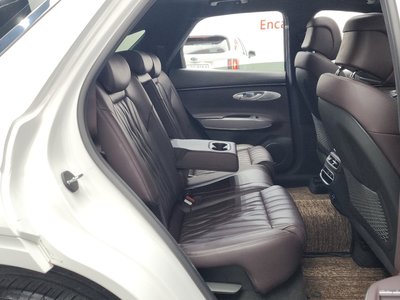 2021 Genesis GV70 — миниатюра 16