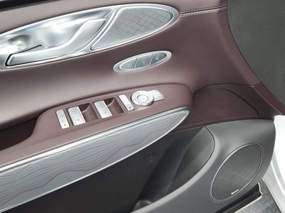 2021 Genesis GV70 — миниатюра 36