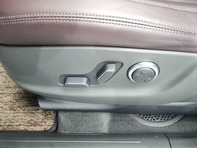 2021 Genesis GV70 — миниатюра 34