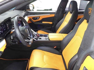 LAMBORGHINI URUS - 8