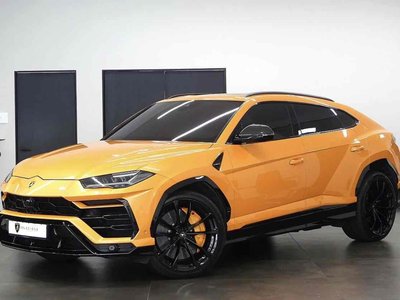 LAMBORGHINI URUS - 1