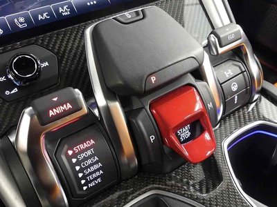 LAMBORGHINI URUS - 5